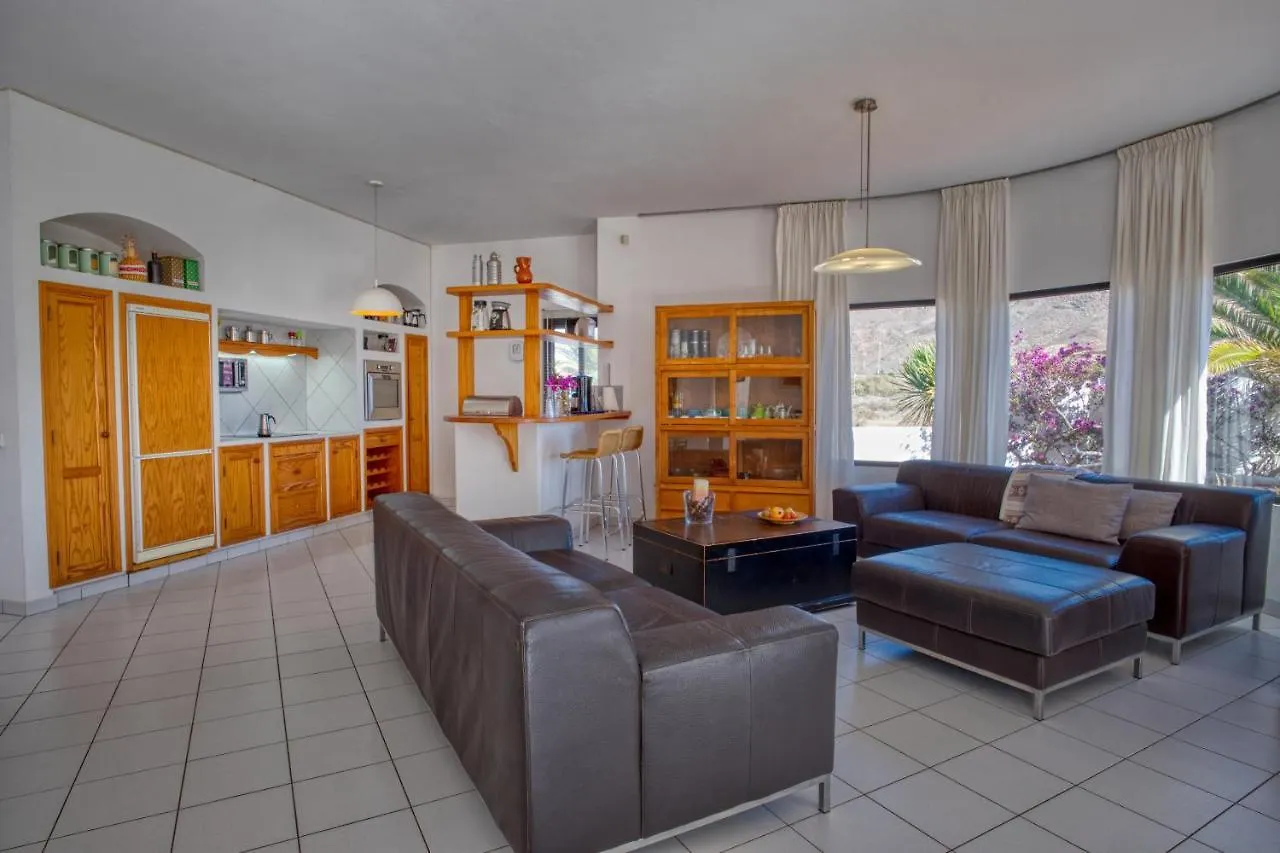 Villa Paradise Beach Giniginámar